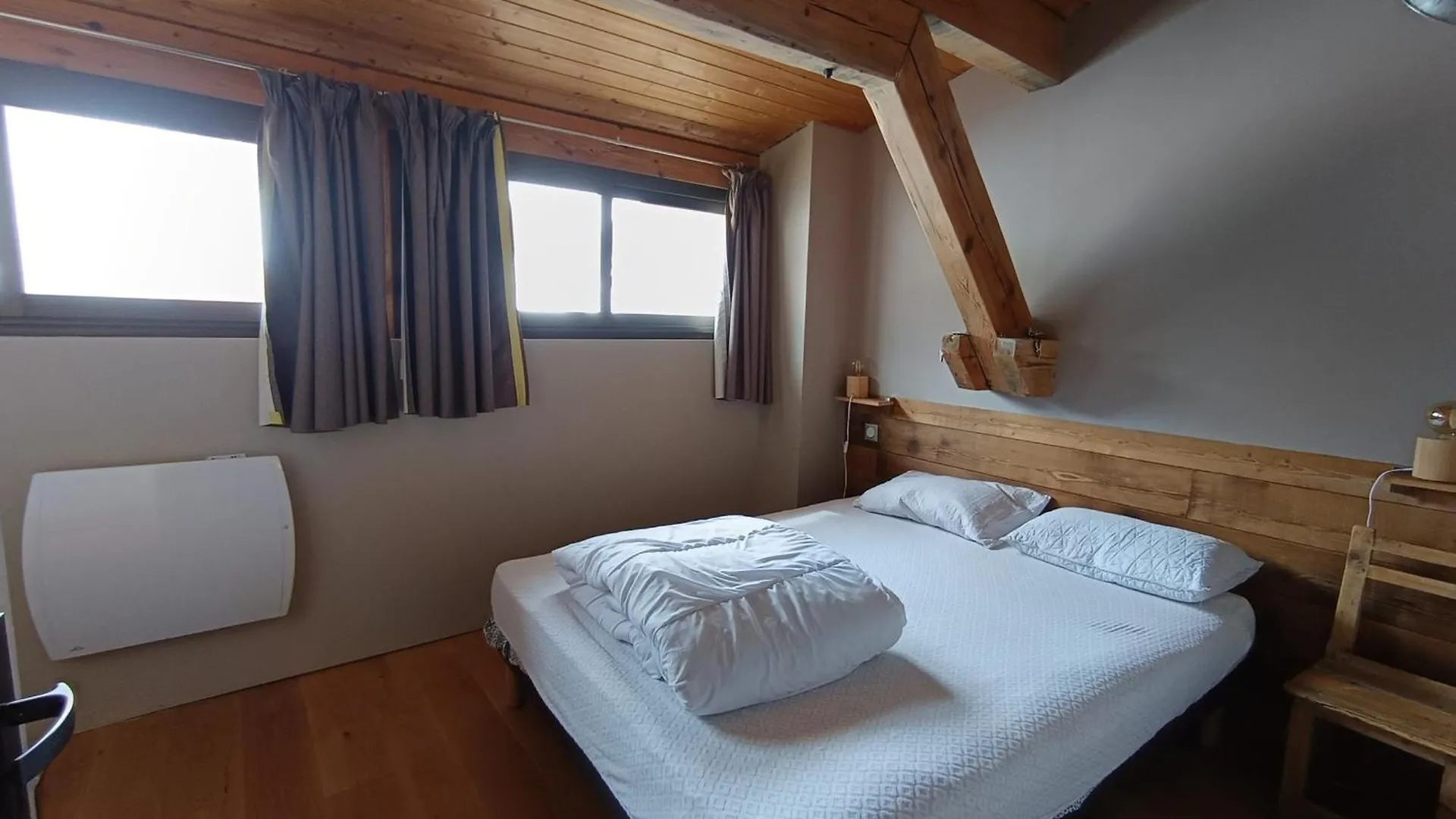 Chalet Luxe Refait A Neuf, 50M Des Pistes, Garage, Terrasse, 125M², 8 Pers, Animaux Acceptes - Fr-1-445-192 Montgenevre 0*,  France